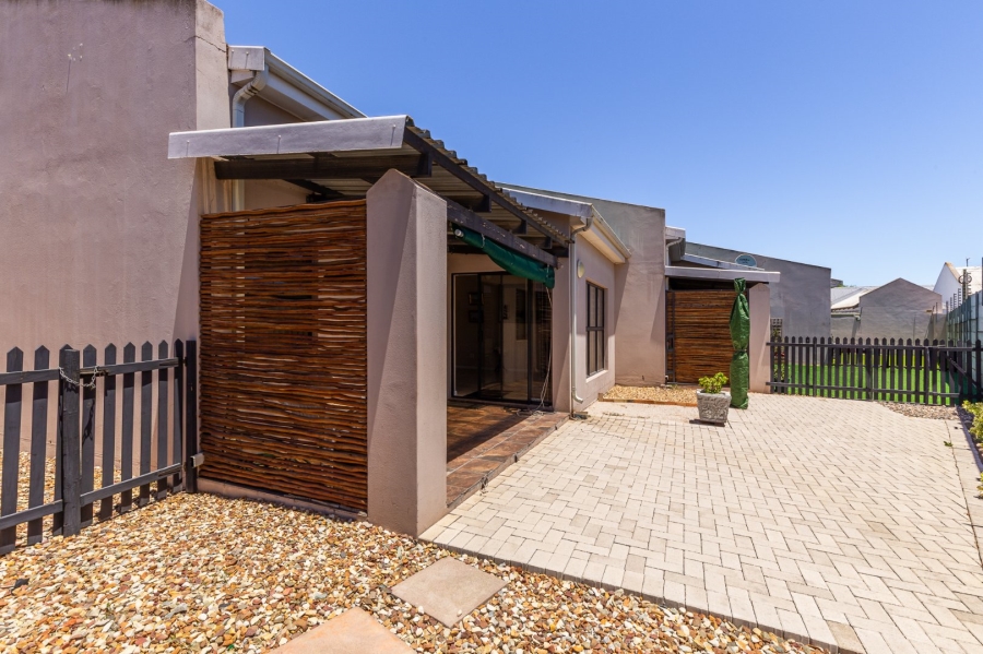 2 Bedroom Property for Sale in Velddrif Western Cape